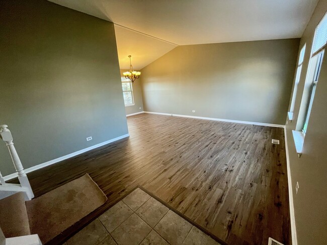 Building Photo - 3291 Andover Dr