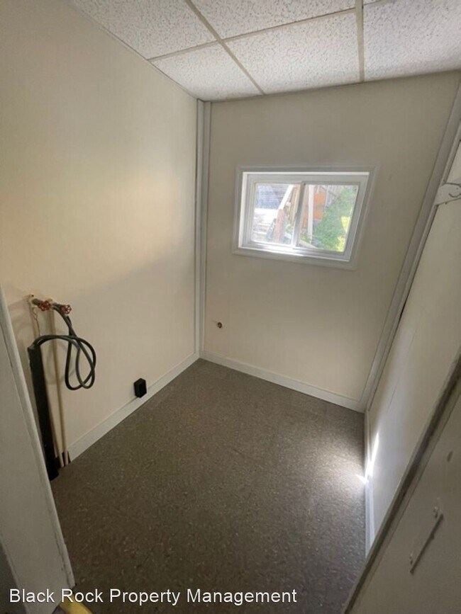 Building Photo - 3 br, 1.5 bath House - 528 Arlington Street