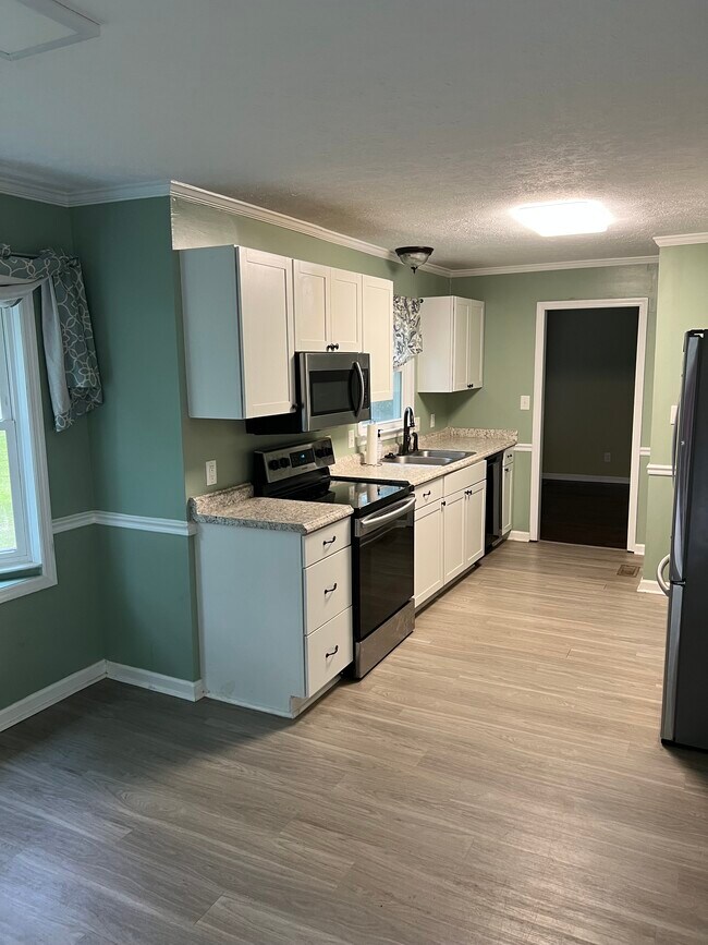 Building Photo - 5898 Nutbush Pl