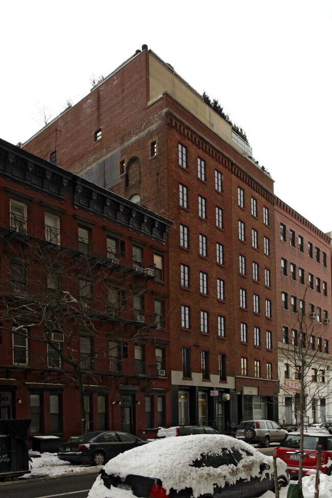 Primary Photo - 104 Charlton St
