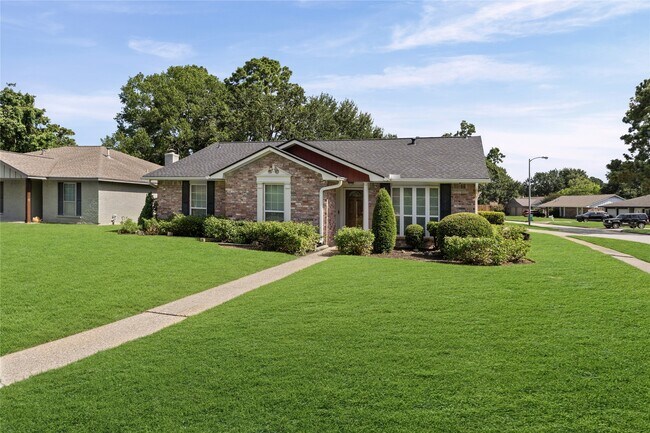 Foto del edificio - 3202 Greenham Ct