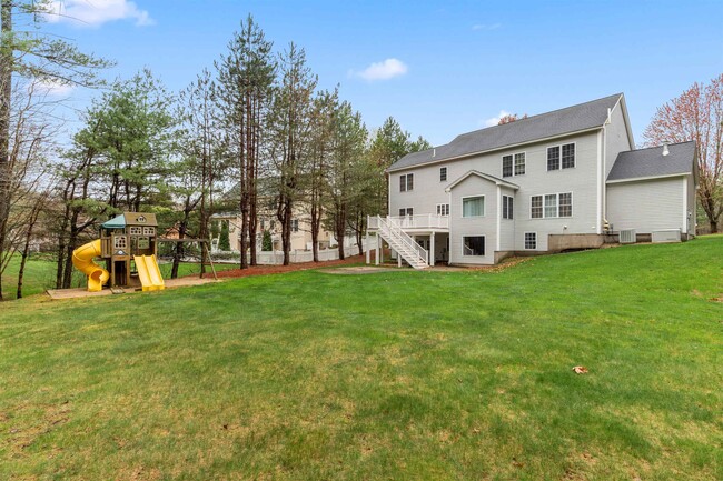 Building Photo - 6 Tanglewood Dr