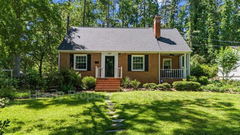 Primary Photo - 619 Sunset Dr