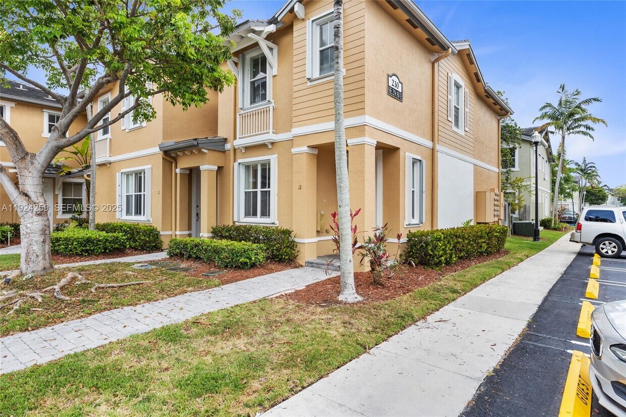 Foto principal - 230 SE 29th Ave