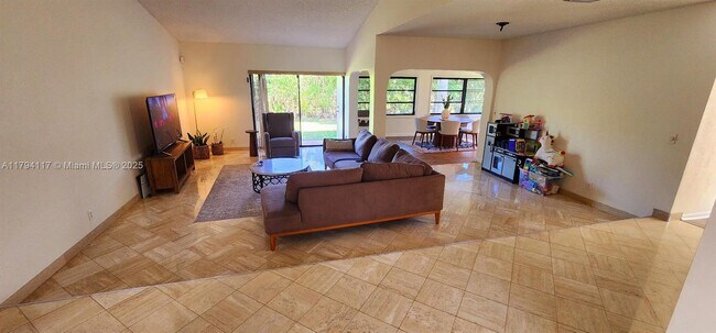 Foto del edificio - 22310 Cameo Dr E