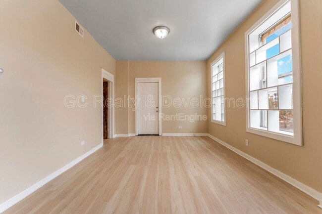 Building Photo - 3328 W Chicago Ave