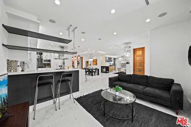 Foto del edificio - 355 S Sycamore Ave