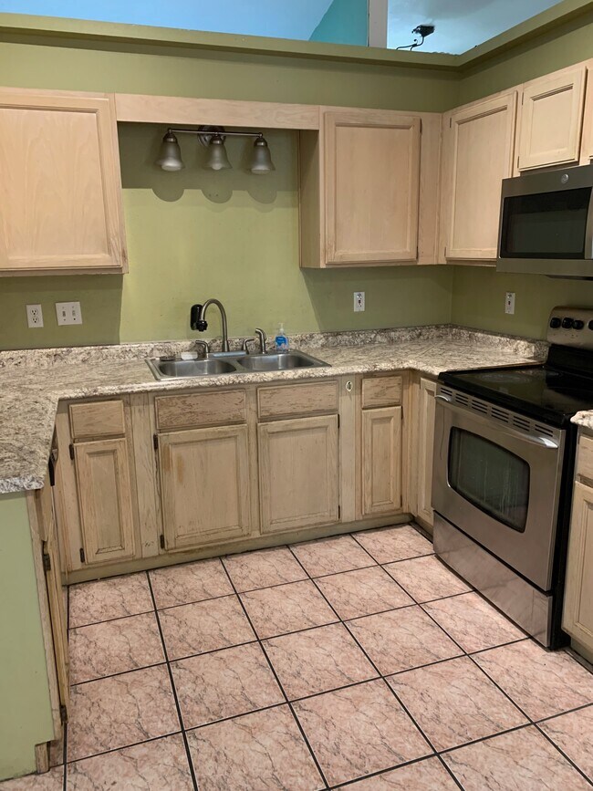 Foto del edificio - 1044 Henson Ct
