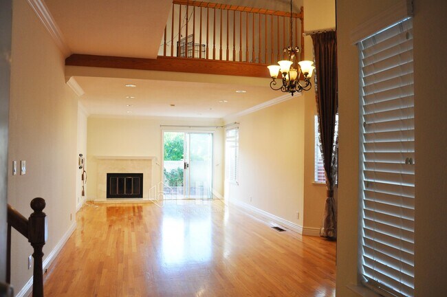 Building Photo - 44825 Lynx Dr