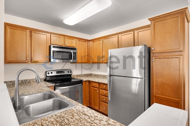 Building Photo - Unit 1008