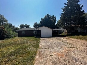 Building Photo - 3628 Firethorn Dr