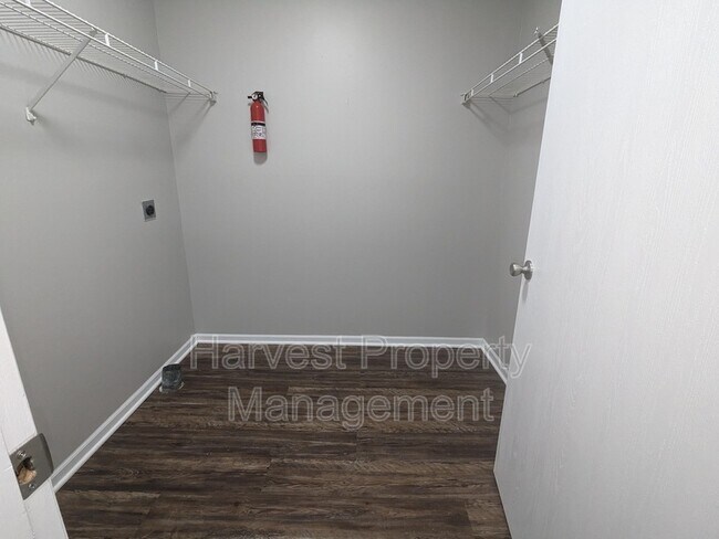 Building Photo - 340 Rock Rd Ct