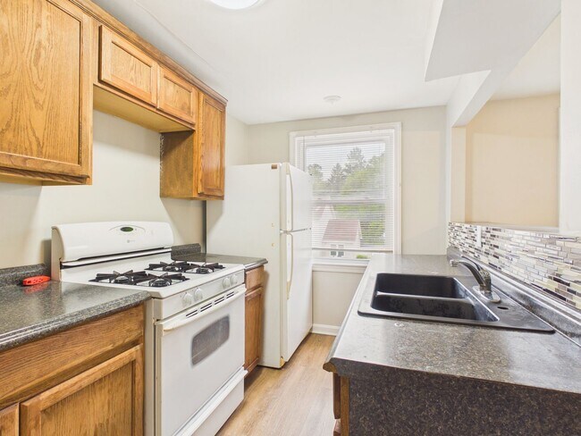 Building Photo - 3 Bedroom House in Harrisburg