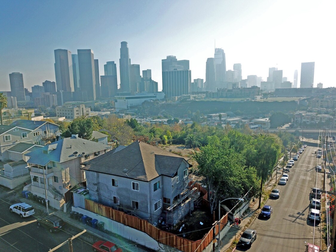 Primary Photo - 168 N Toluca St
