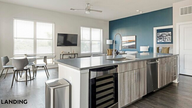 Foto del edificio - 1900 Airport Commerce Dr