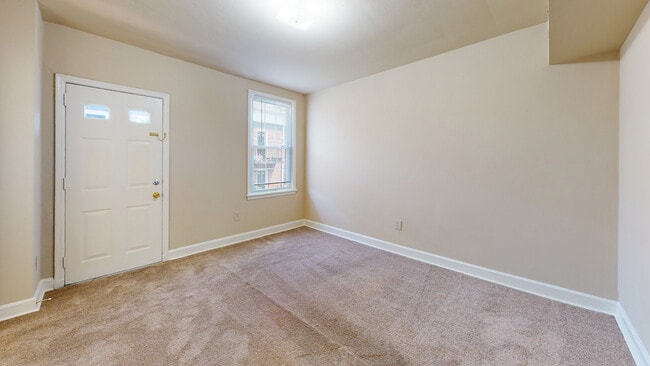 Interior Photo - Presidential Greens