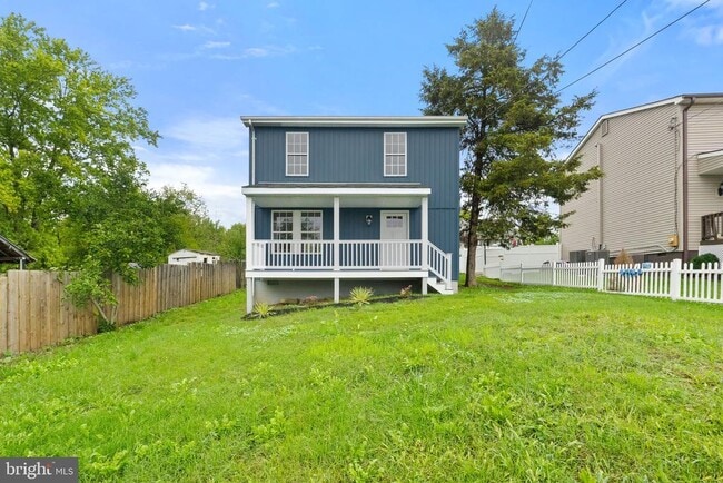 Building Photo - 558 Branch St