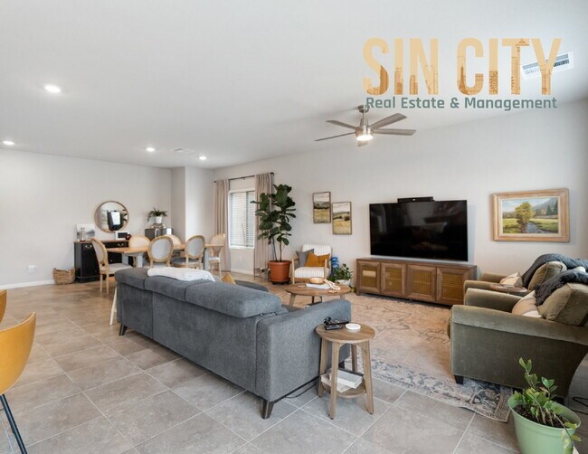 Foto del edificio - "Spacious 4-Bedroom Oasis with 2.5 Baths i...