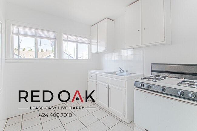 Foto del edificio - 909 1/4 S Kenmore Ave-909 1/4