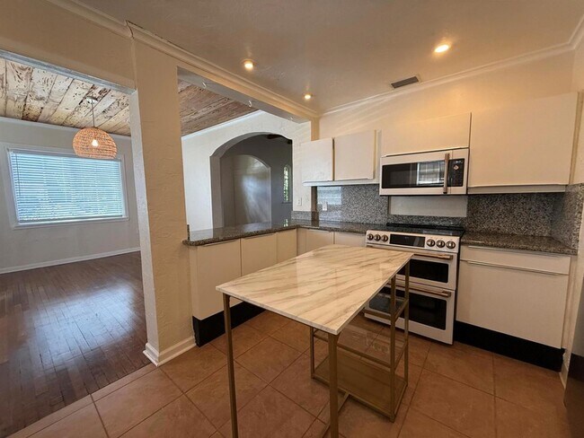 Foto del edificio - 359 Greenbriar Dr