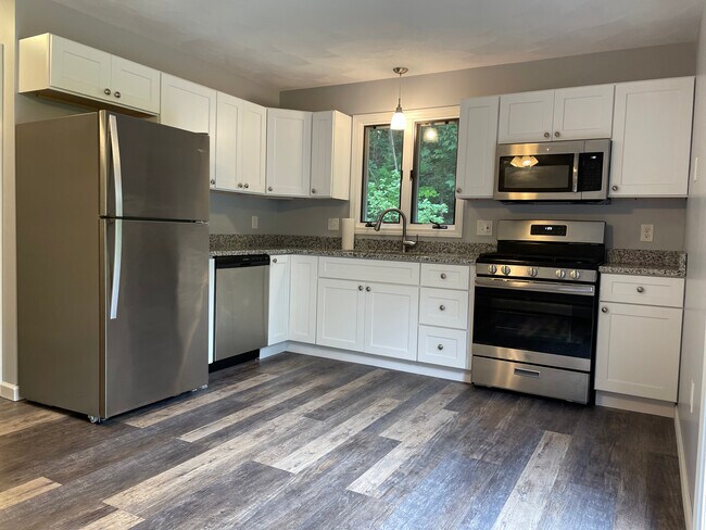 Kitchen - 3 Ora Murphy Ct