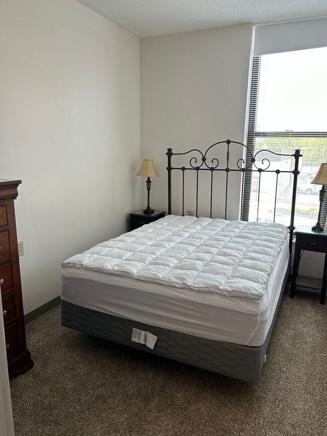 Foto del edificio - 324 W Crawford St