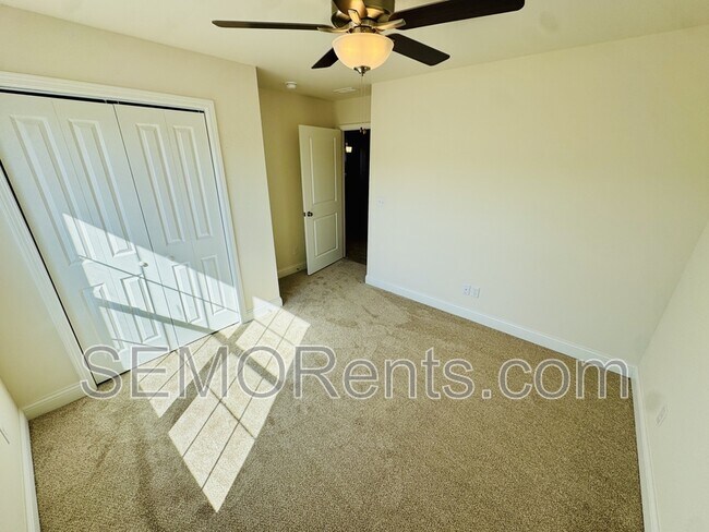 Foto del edificio - 3802 McKendree Xing