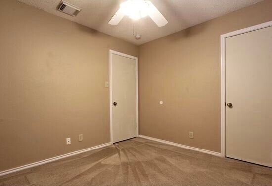 Building Photo - 15714 Walnut Creek Dr