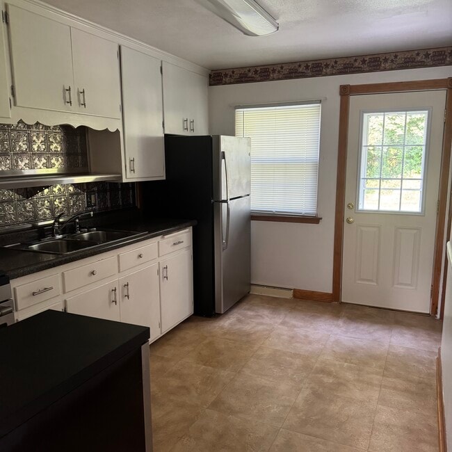 Kitchen - 502 48th St