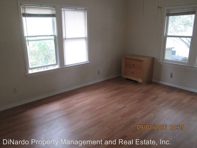 Building Photo - 681 Winchester St