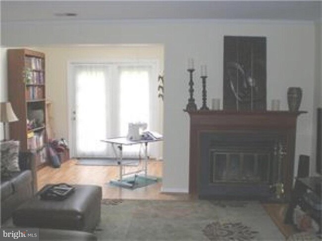 Building Photo - 343 Leedom Way
