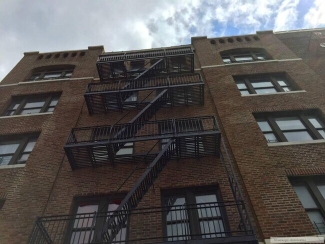 Foto del edificio - 25 Vermilyea Ave