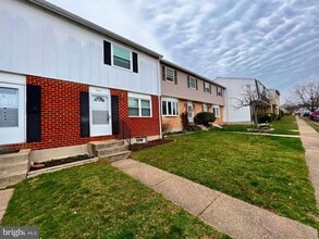 Building Photo - 462 Long Towne Ct