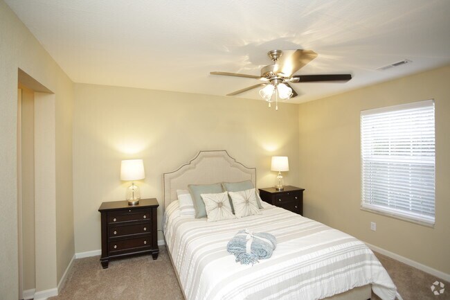 1HAB, 1BA - Augusta/804 ft² - Williamsburg Plaza Apartments