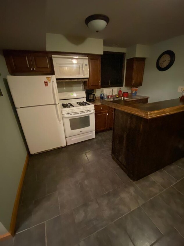 Foto del edificio - 6333 N Odell Ave