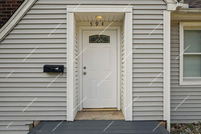Building Photo - Charming 3-Bedroom Bungalow for Rent in Po...