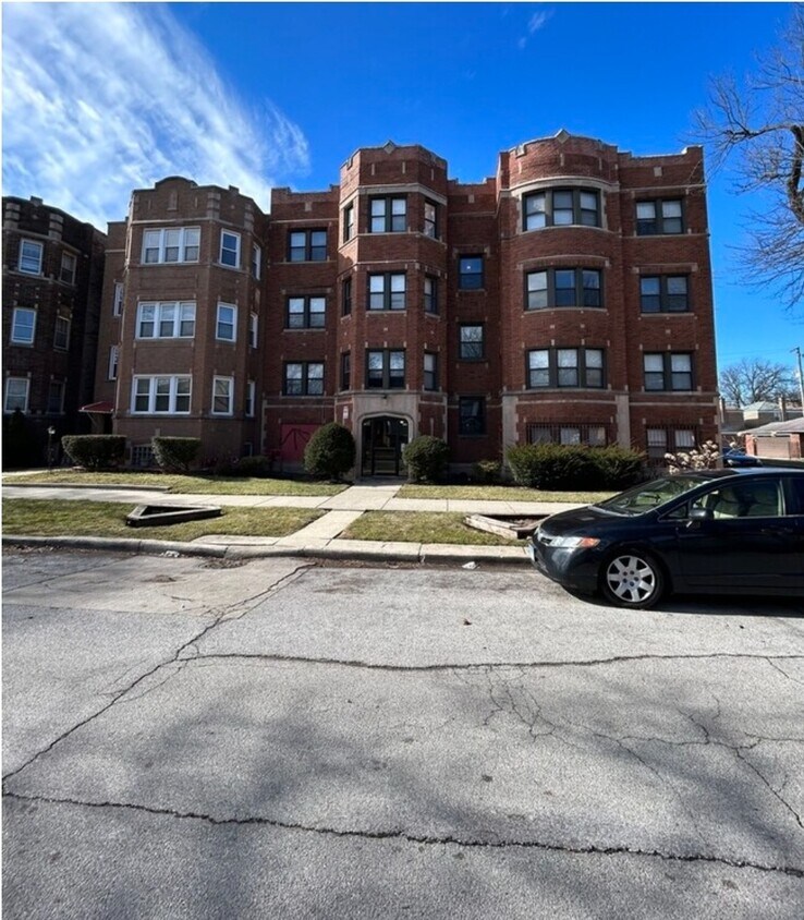 Building Photo - 1439 W 93rd St