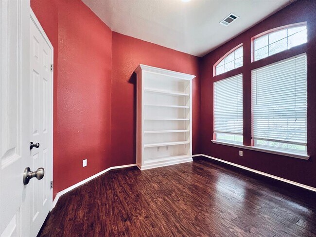 Foto del edificio - 2323 Little Elm Trail