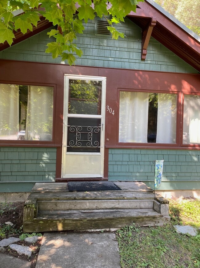 Foto del edificio - 304 Dakota Ave