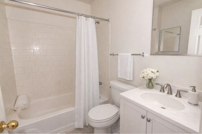 Foto del edificio - 115 W Monument St