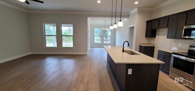 Foto del edificio - 6850 Summerset Dr