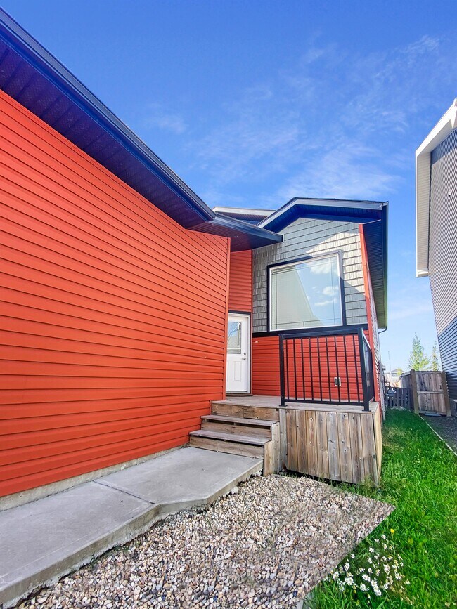 Building Photo - 8626-86288 88 St