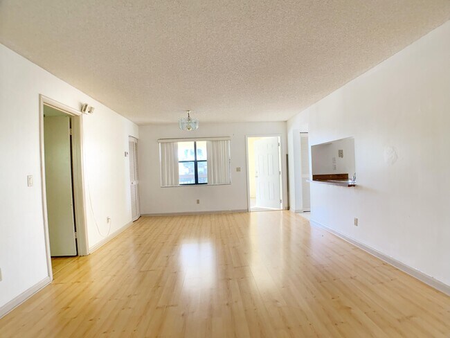 Building Photo - 11309 Royal Palm Blvd