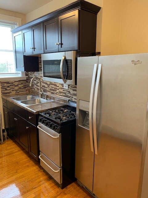 Foto principal - 4814 W Cortland St