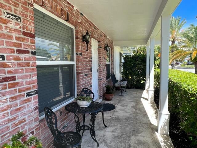 Building Photo - 1260 Manor Dr