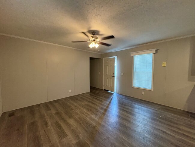 Building Photo - 2404 E Birch Dr