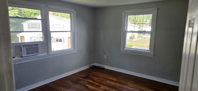 2nd bedroom - 31 Geissler Dr