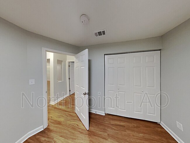 Foto del edificio - 2430 Clarissa Dr NW