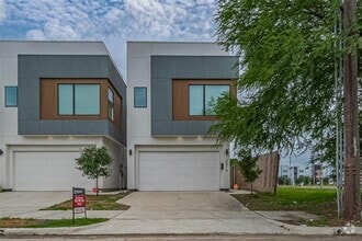 Building Photo - 3510 Hadley St
