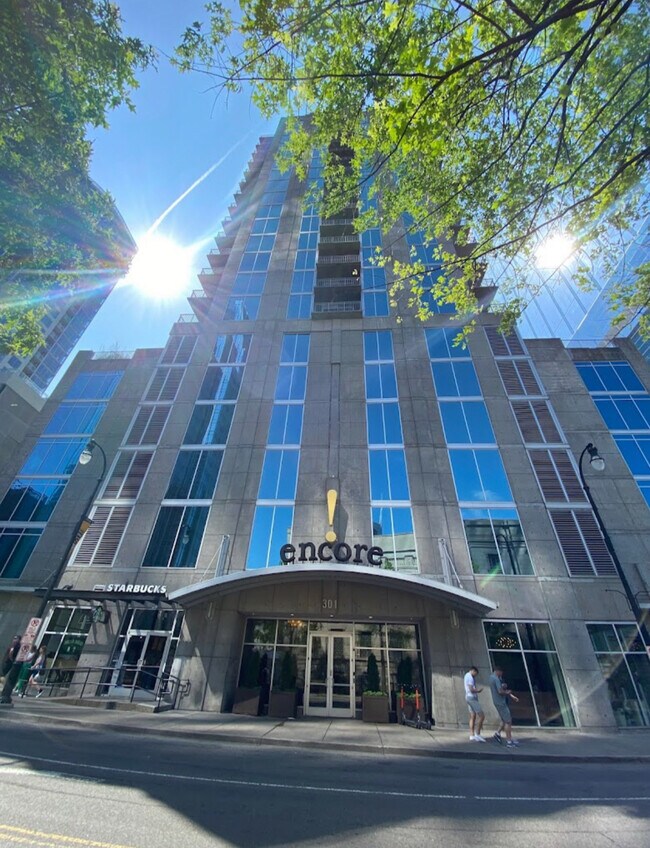 Building Photo - 301 Demonbreun St